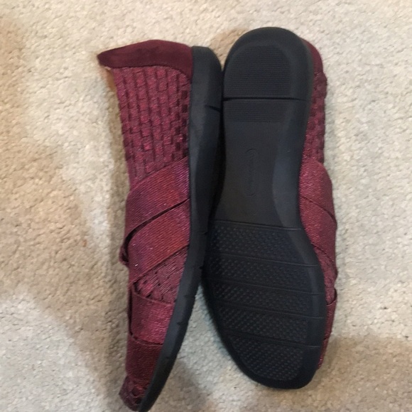 NWOT Comfortview Burgundy Stretch Woven Fabric Crisscross Design Flat Shoe-8WW - Picture 8 of 10